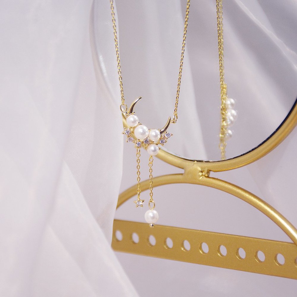NEW 14K Gold Plated Diamond Pearl Moon Necklace - Picture 6 of 8